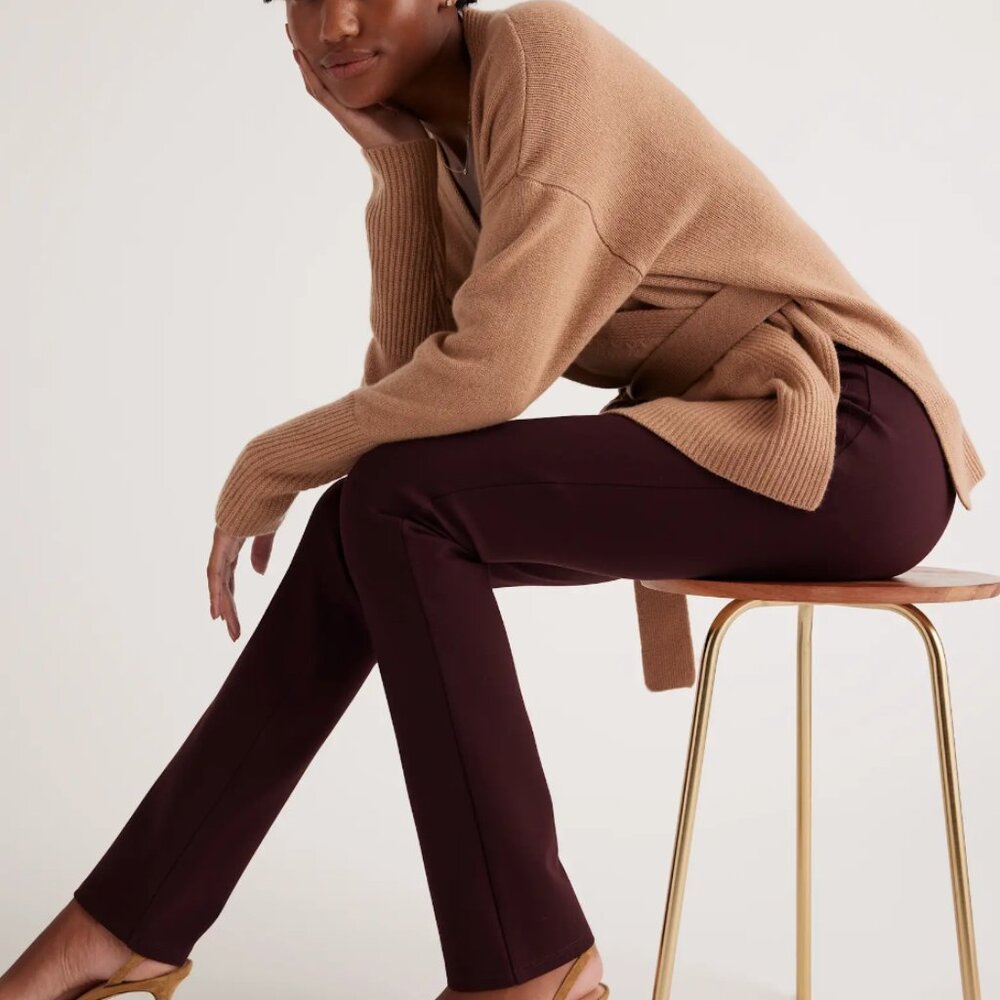 Quince Ultra-Stretch Ponte Straight Leg Pant - Regular in Burgundy Size M